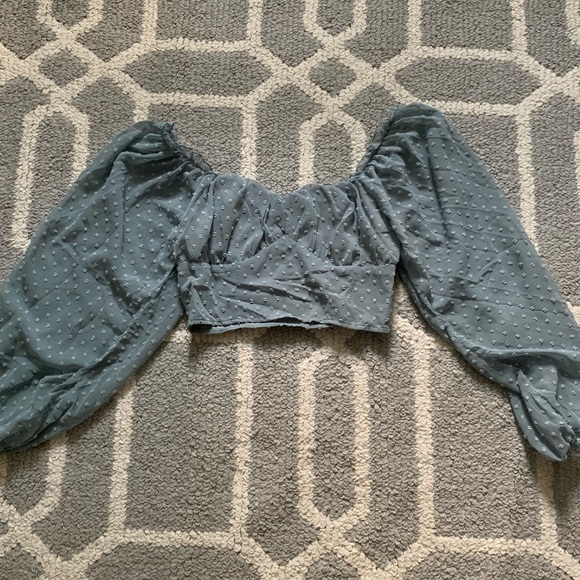 Bell sleeved blouse - Picture 3 of 4